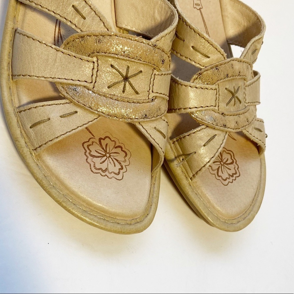 Fly Flot Wedge Sandals Womens 37 Beige Leather Metallic Whipstitch Mule Slip-on - Picture 9 of 10